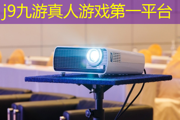 3d锁定视角丧尸游戏